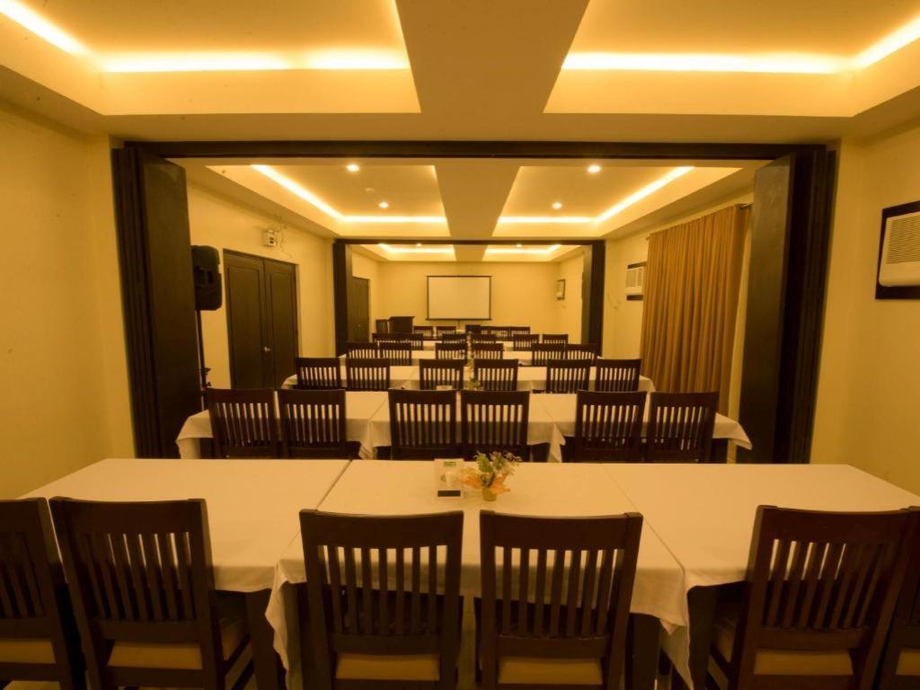 Infinity Suites Davao City Exterior foto