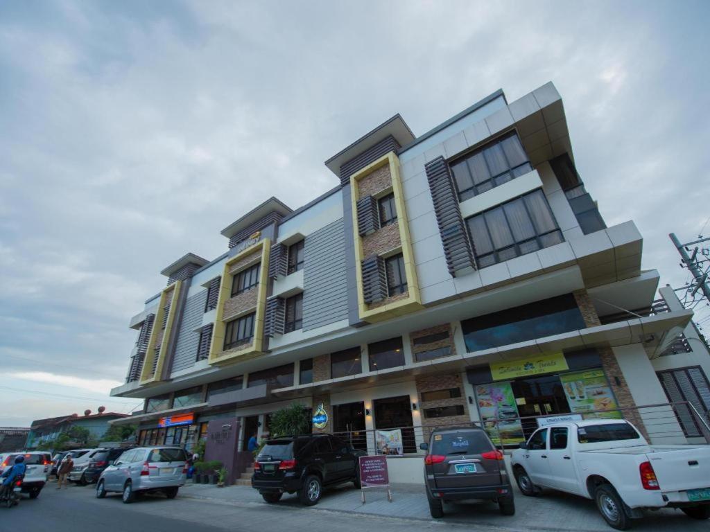 Infinity Suites Davao City Exterior foto