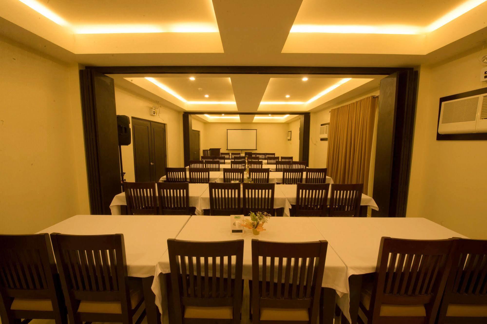 Infinity Suites Davao City Exterior foto